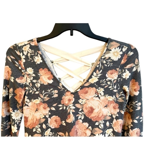 BY & BY, GREY & PEACH FLORAL, MINI DRESS. LONG SLEEVE, FLARE SKIRT. SIZE M - Picture 3 of 6